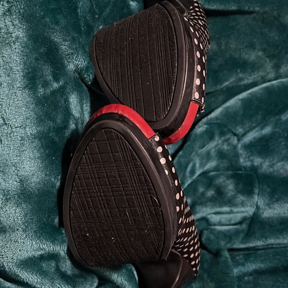 Gorgeous black and white stilettos - Picture 5 of 7